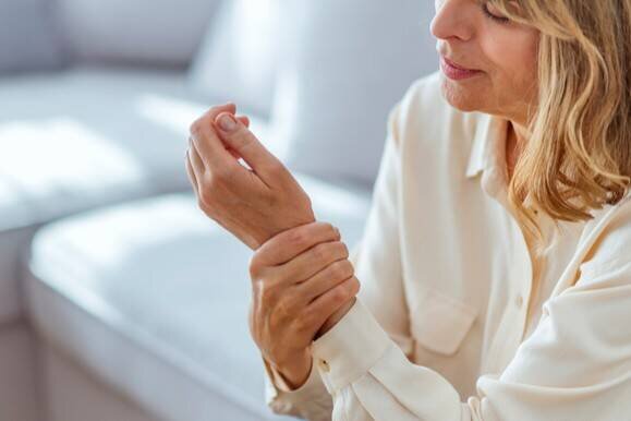 کمبود این ویتامین سبب استخوان درد می‌شود