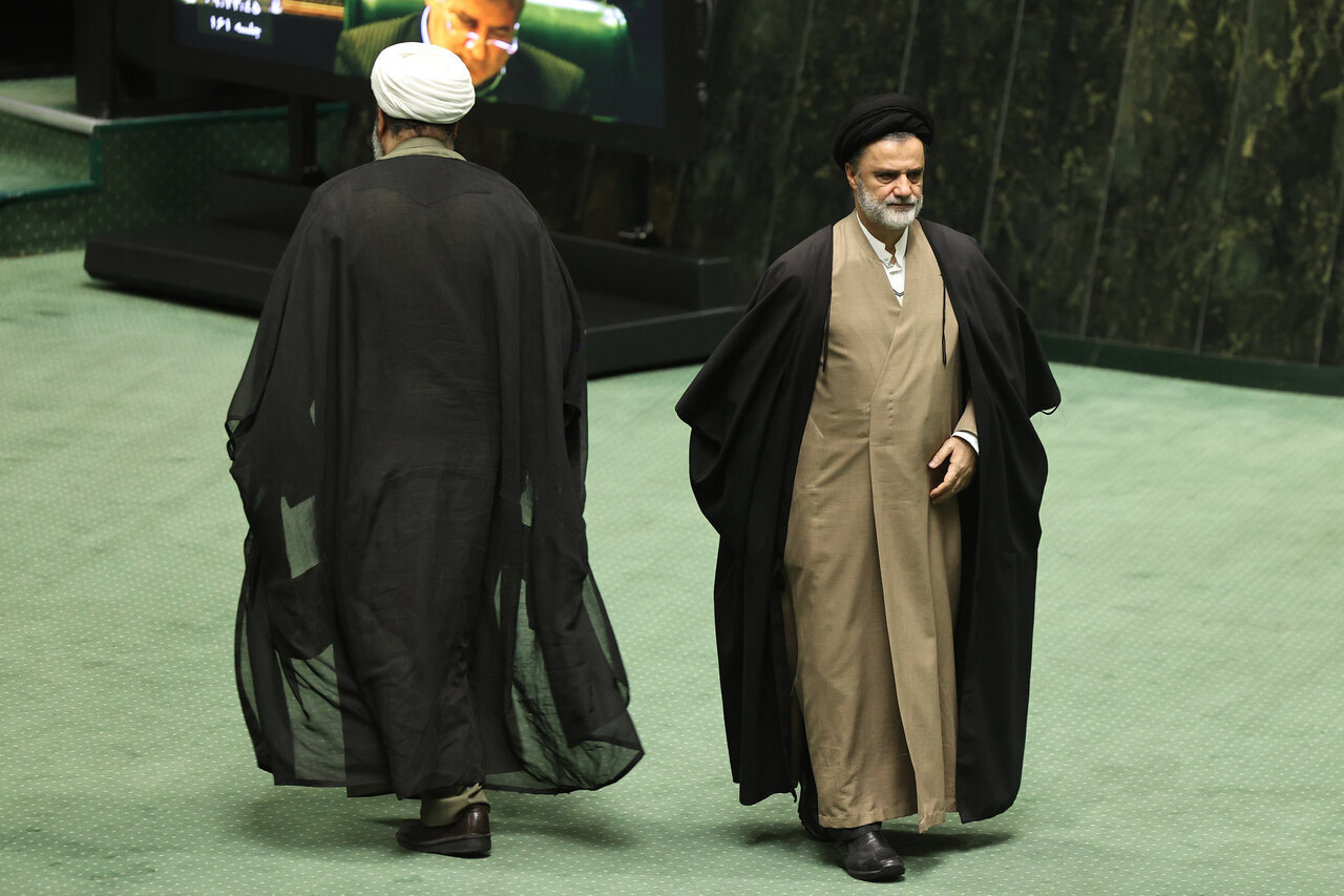 محمود نبویان از مسئولان خواست حرفی از مذاکره نزنند؛ هربار مذاکره کردید، جنگ شد محمود نبویان از مسئولان خواست حرفی از مذاکره نزنند؛ هربار مذاکره کردید، جنگ شد