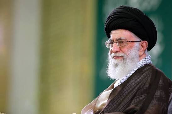عکسی از اهدای مدال فرماندهان سپاه و ارتش توسط رهبر شهید انقلاب/ نشان درجه یک نصر بر سینه حسن روحانی/ محسن رفیقدوست هم بود عکسی از اهدای مدال فرماندهان سپاه و ارتش توسط رهبر شهید انقلاب/ نشان درجه یک نصر بر سینه حسن روحانی/ محسن رفیقدوست هم بود